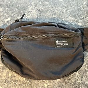 Lululemon Clean Lines Belt Bag